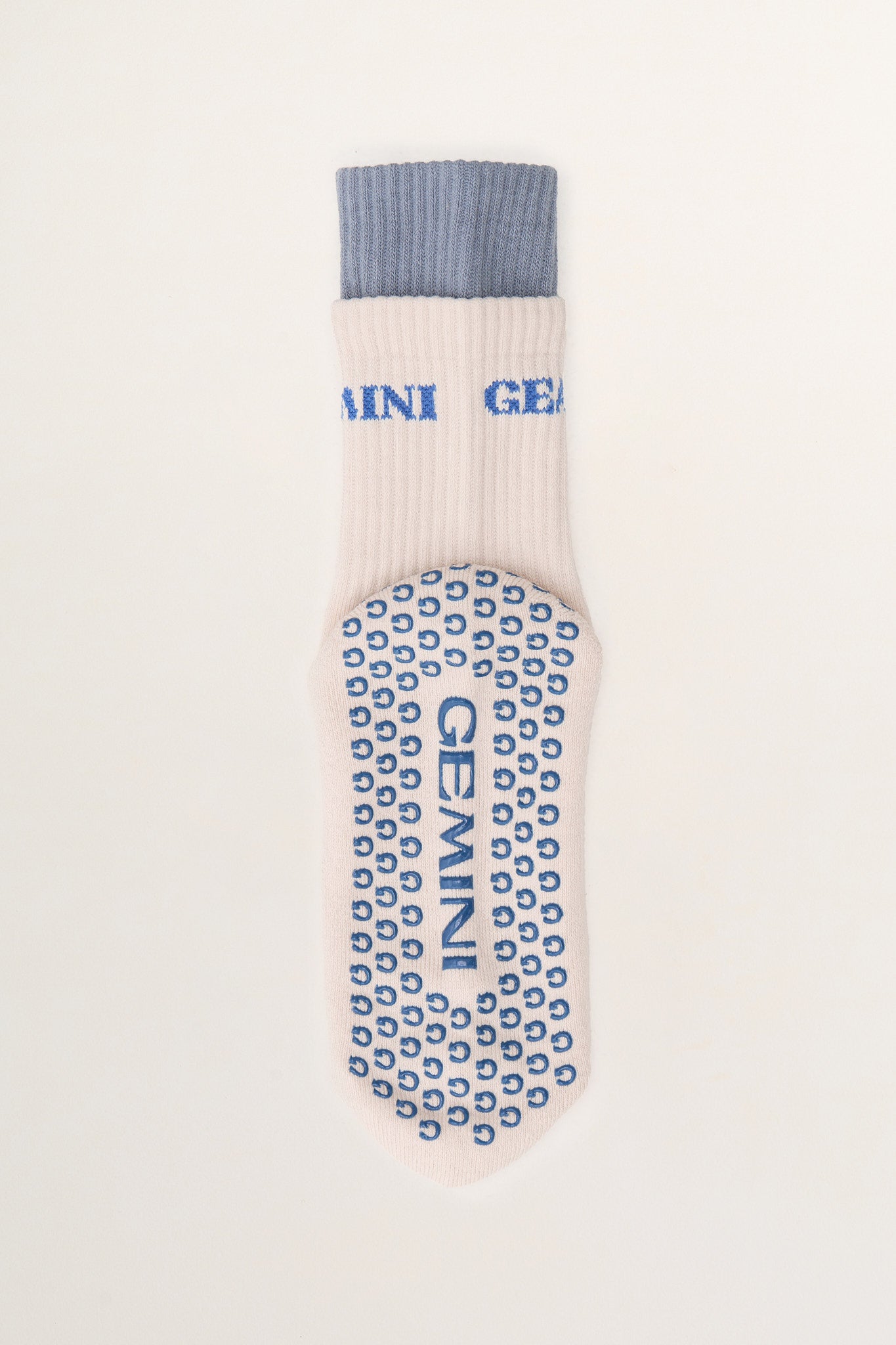 
                  
                    reformer pilates socks with non slip sole
                  
                