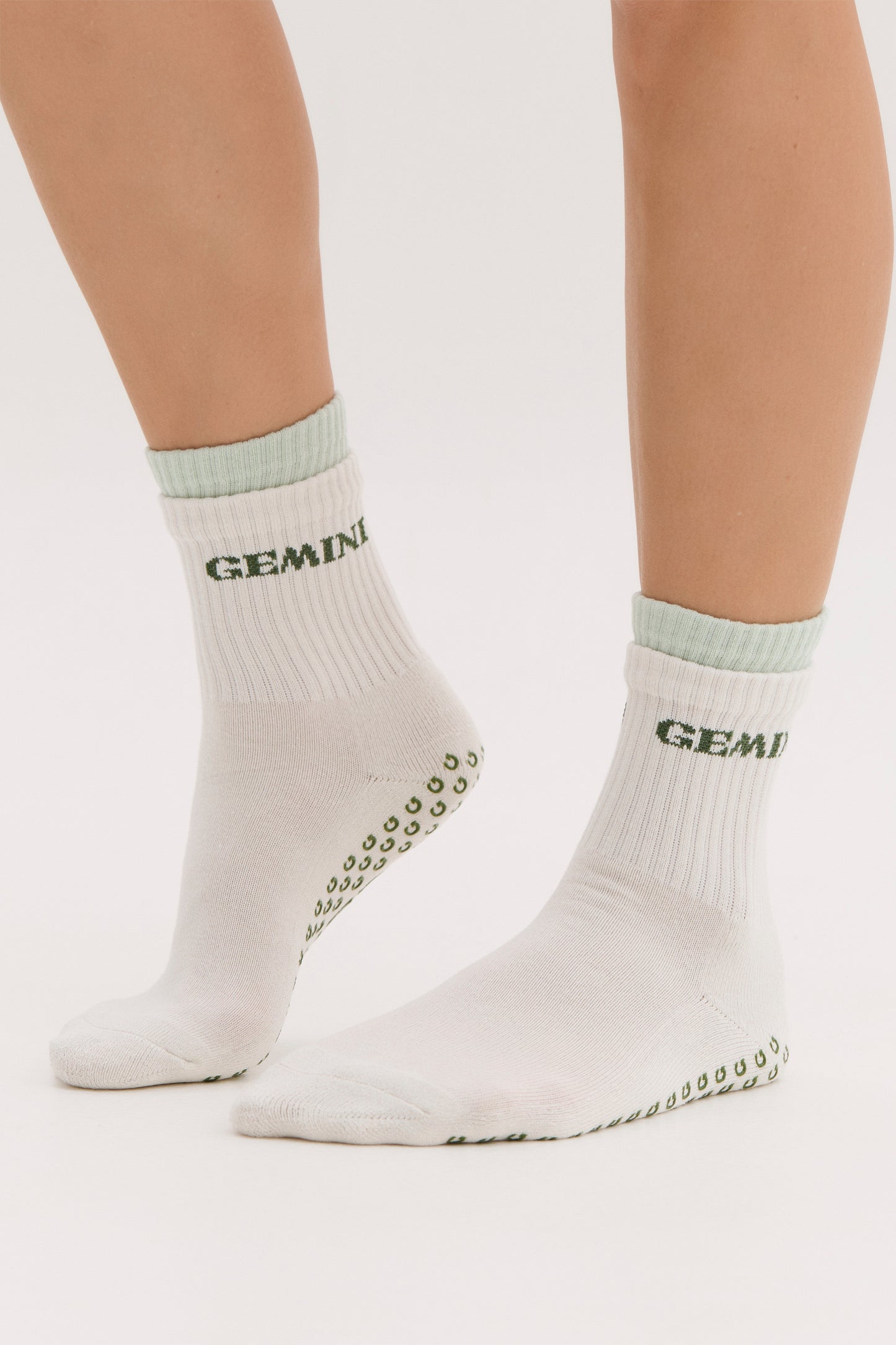 
                  
                    womens non slip barre socks
                  
                