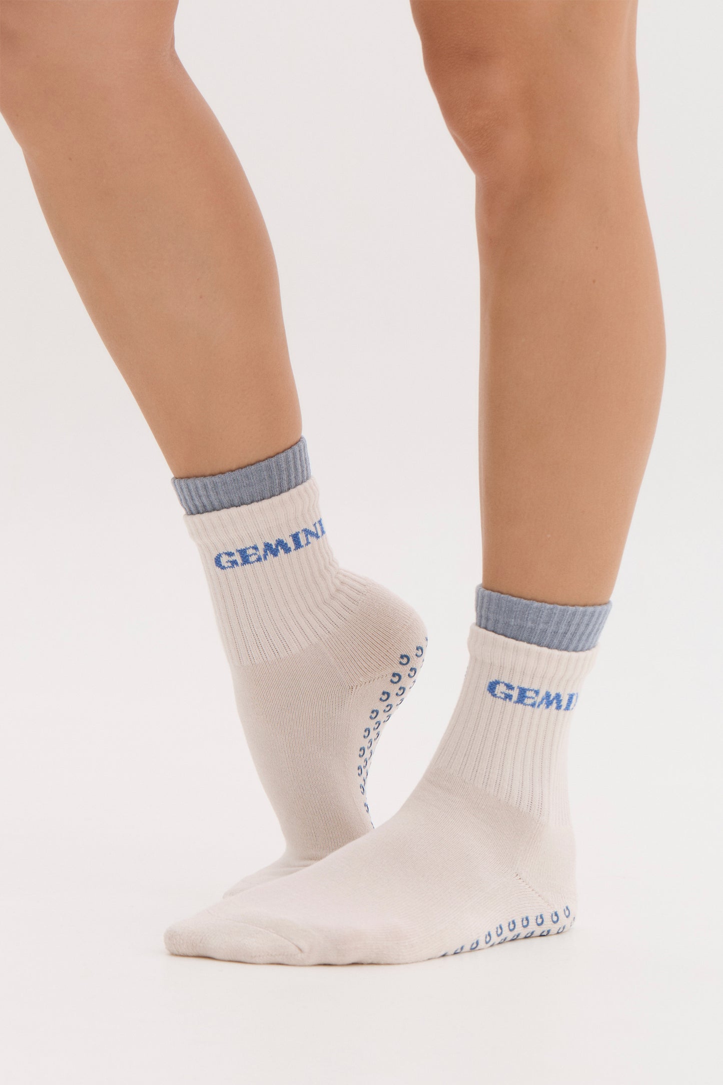 
                  
                    high quality grip socks for pilates
                  
                