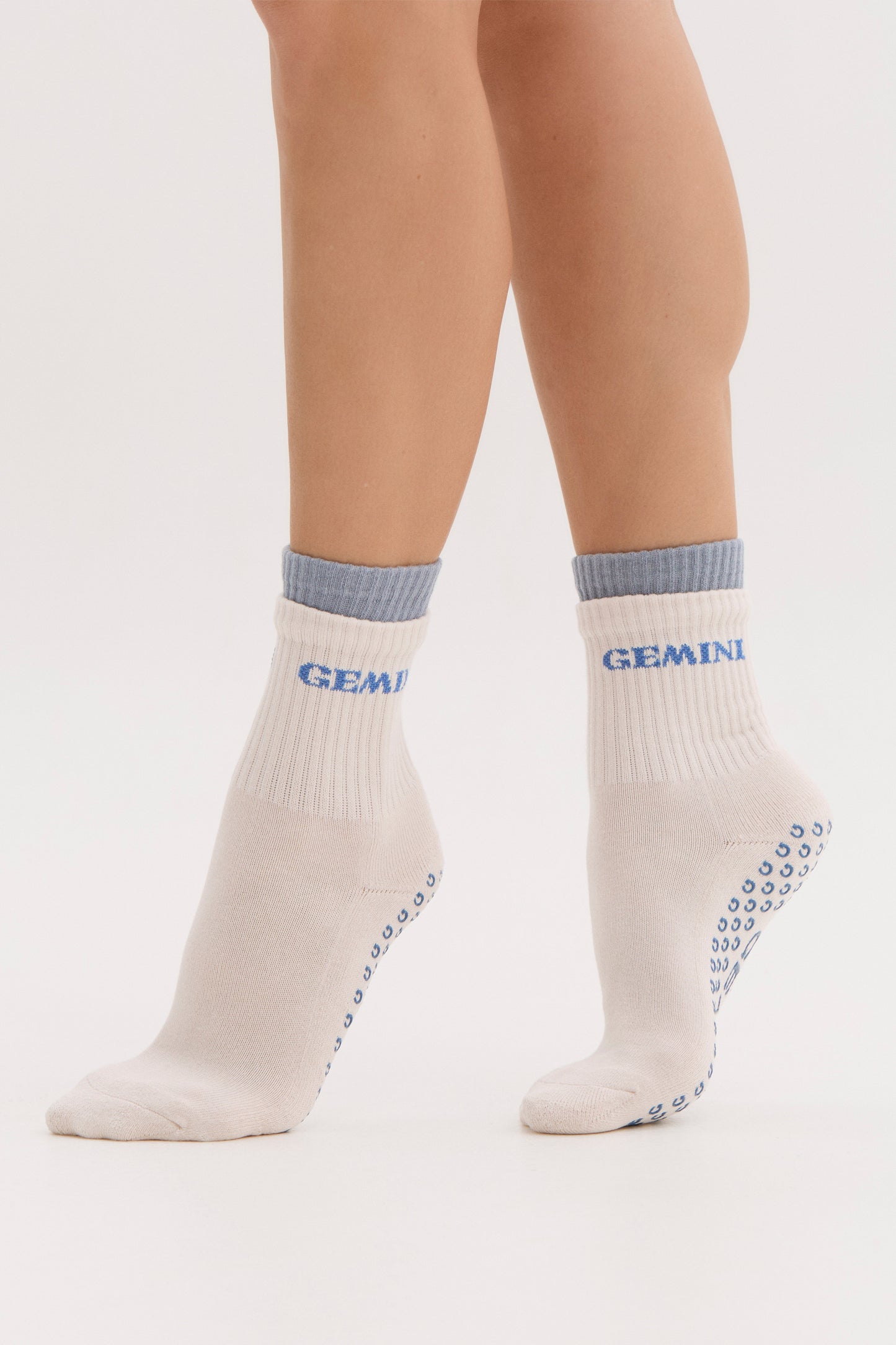 
                  
                    cream pilates grip socks australia
                  
                