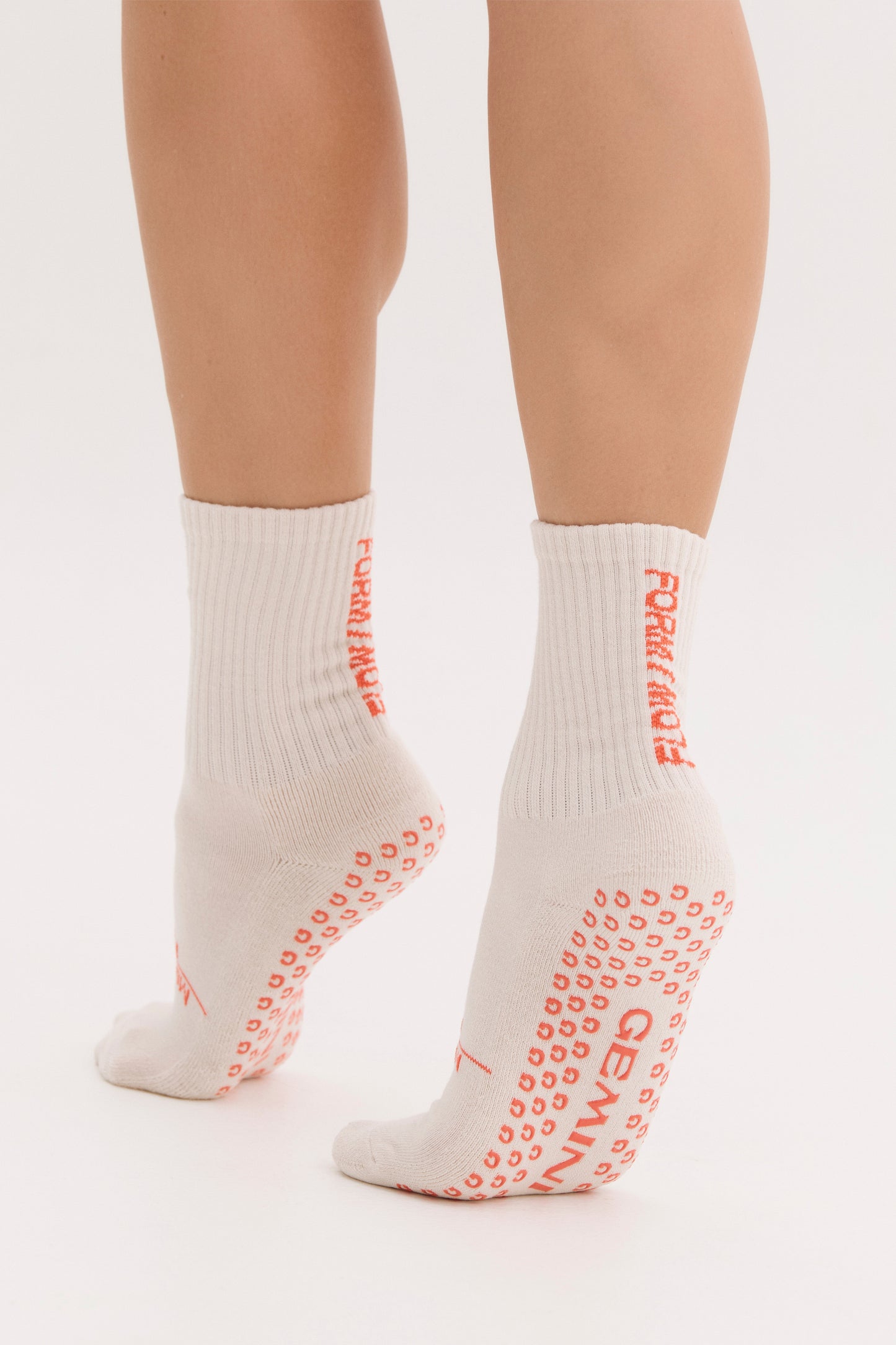 
                  
                    reformer pilates grip socks cream with red traction
                  
                