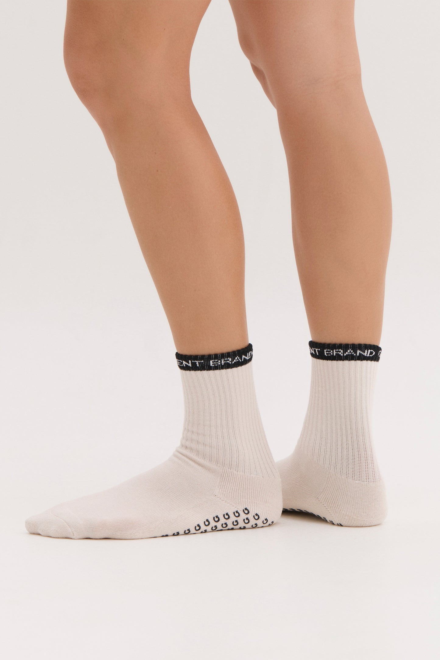 
                  
                    unisex black pilates grip socks premium comfort
                  
                