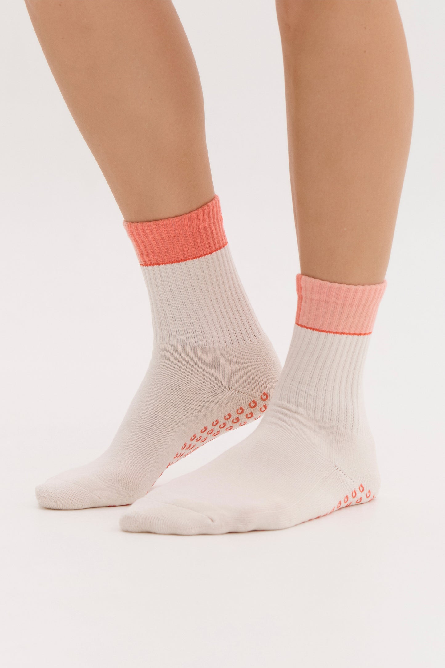 
                  
                    fashion pilates grip socks pink unique neo style
                  
                