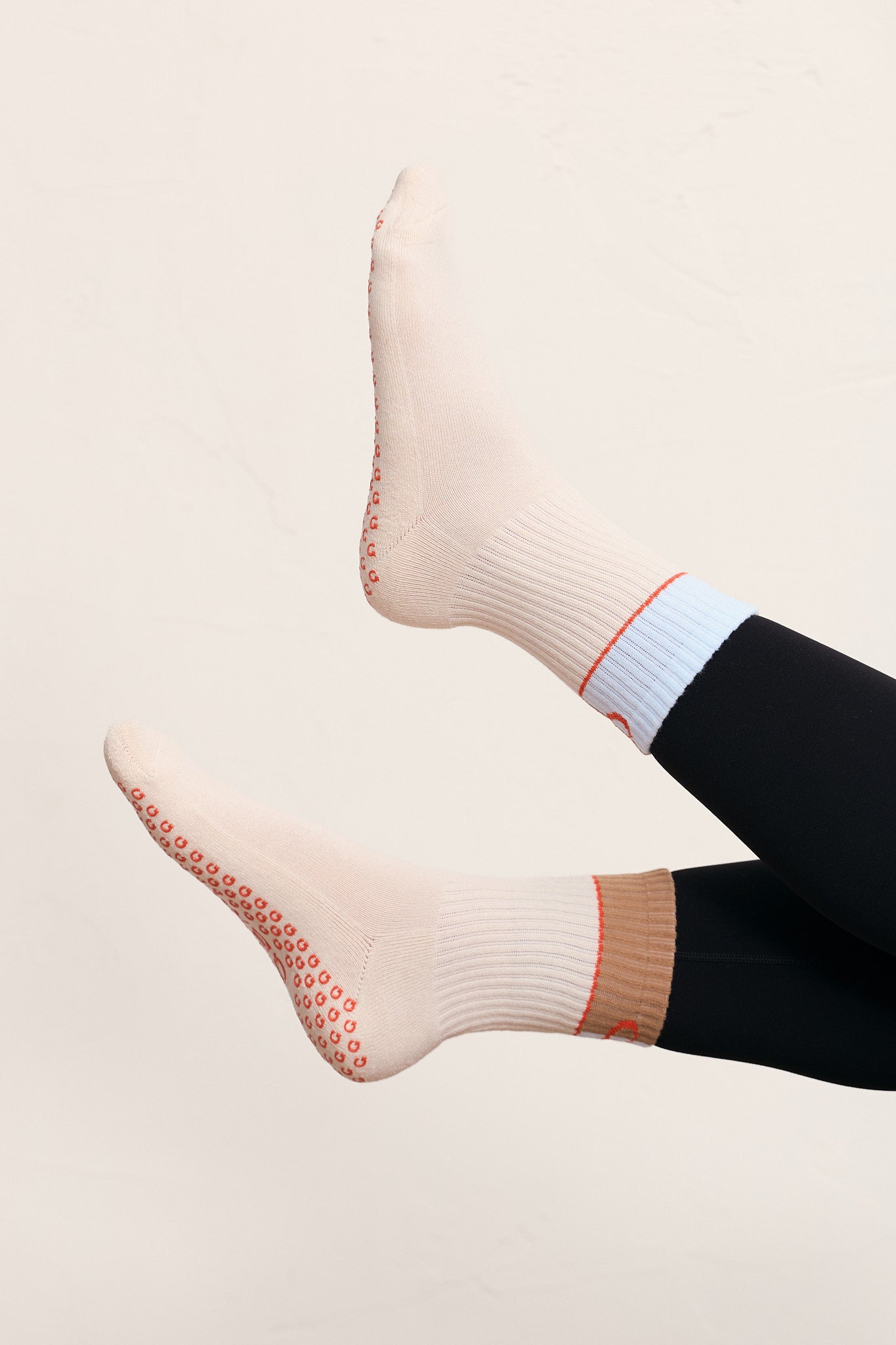 
                  
                    popular blue non slip pilates grip socks unisex
                  
                
