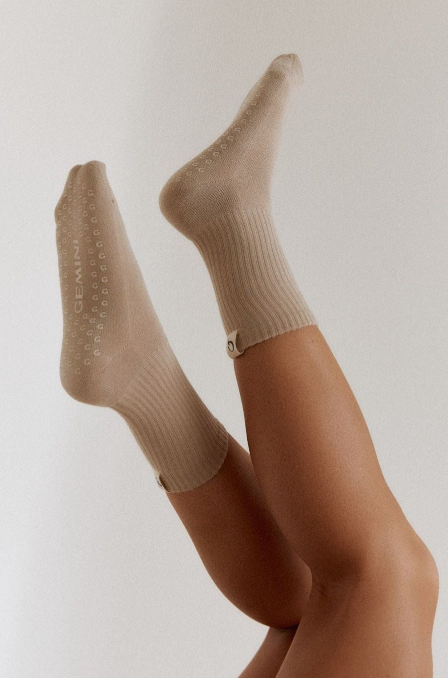 non slip training socks for pilates